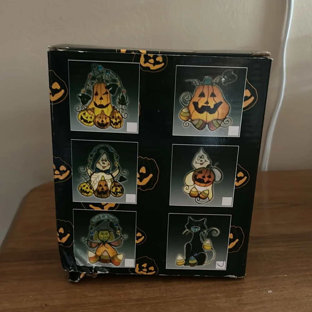 Black cat night light